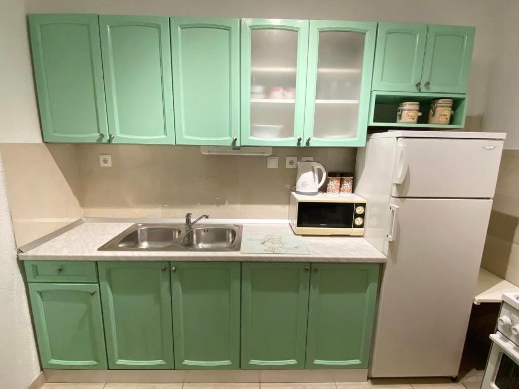 Apartmani Vela มาคาร์สกา ภายนอก รูปภาพ